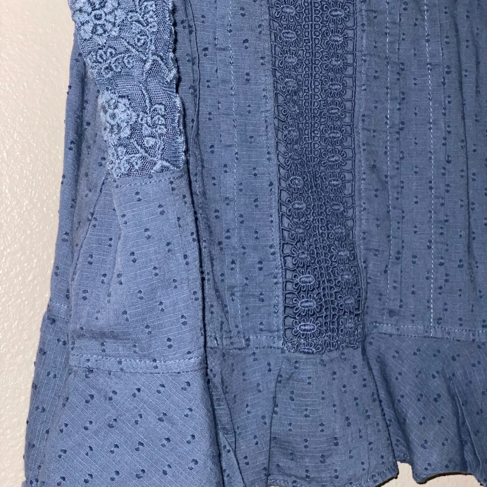 cute tank top 💙 - Picture 2 of 4
